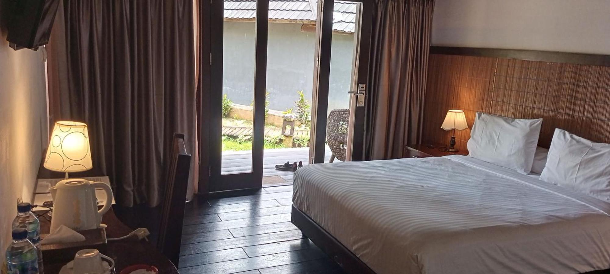 Kasuari Valley Beach Resort Соронг Экстерьер фото
