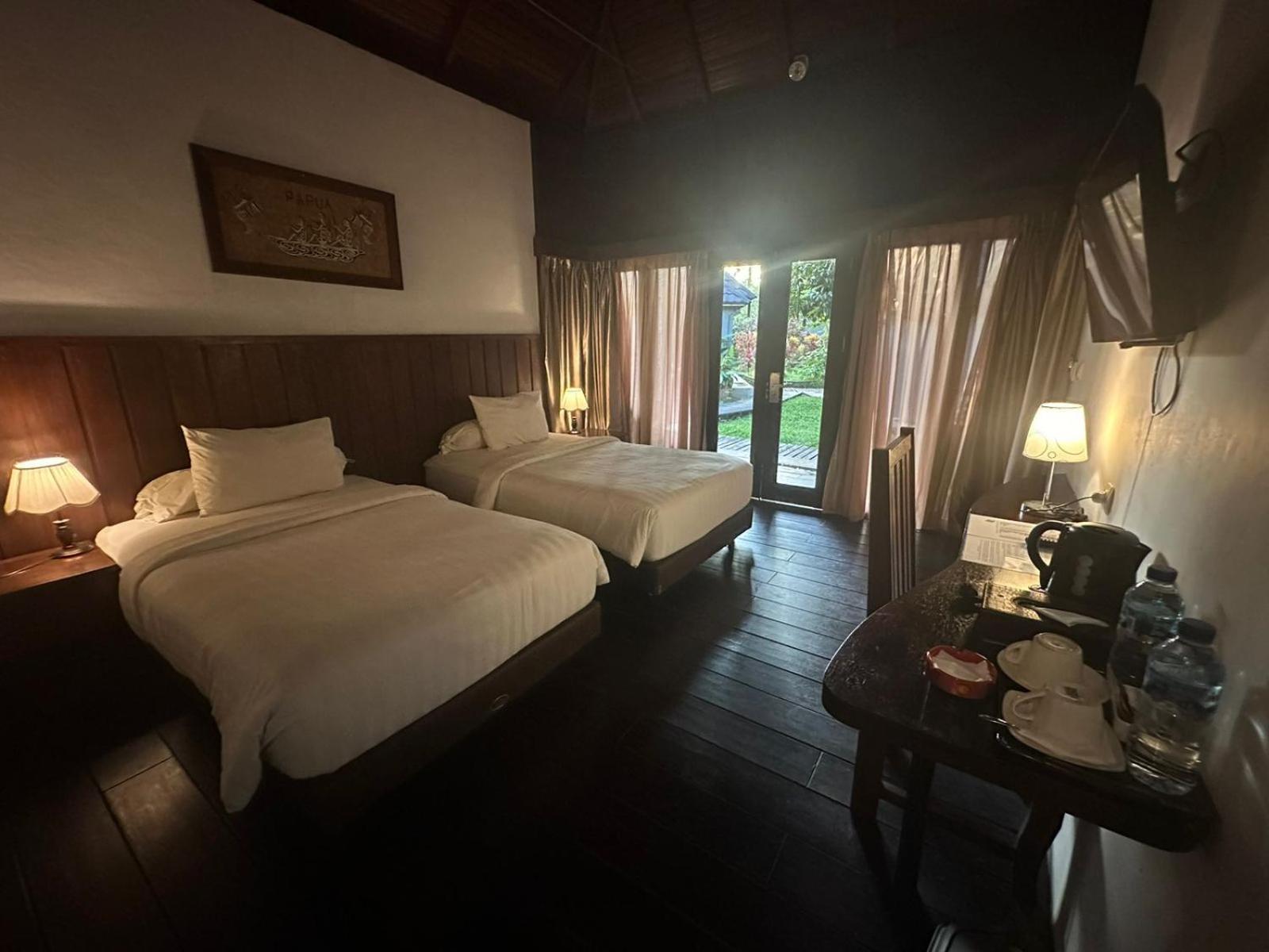 Kasuari Valley Beach Resort Соронг Экстерьер фото