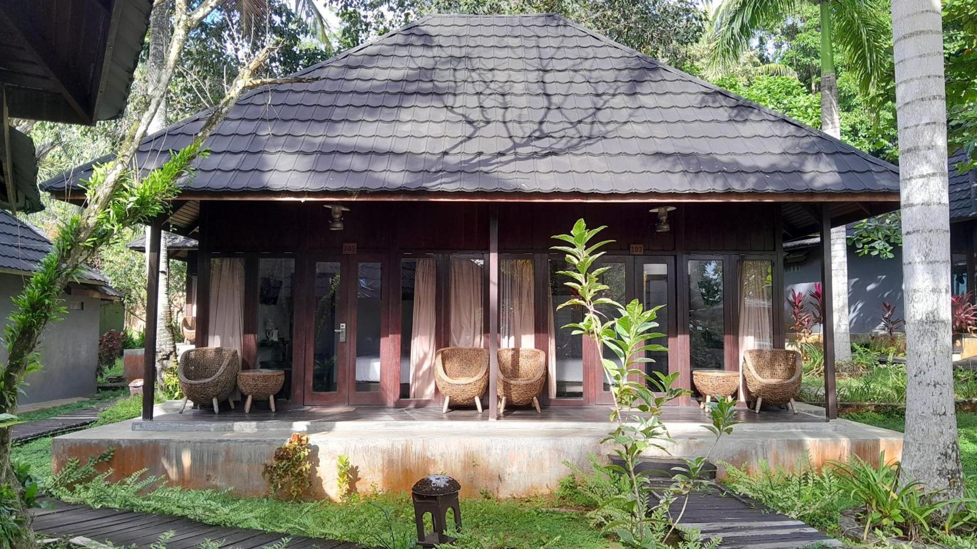 Kasuari Valley Beach Resort Соронг Экстерьер фото